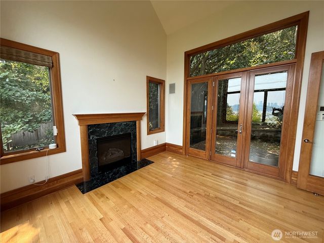 7275 N Mercer Way, Mercer Island, WA 98040