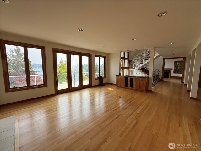 7275 N Mercer Way, Mercer Island, WA 98040