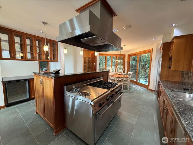 7275 N Mercer Way, Mercer Island, WA 98040
