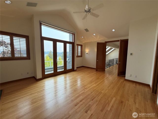 7275 N Mercer Way, Mercer Island, WA 98040