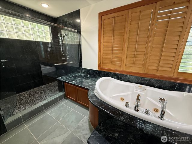 7275 N Mercer Way, Mercer Island, WA 98040