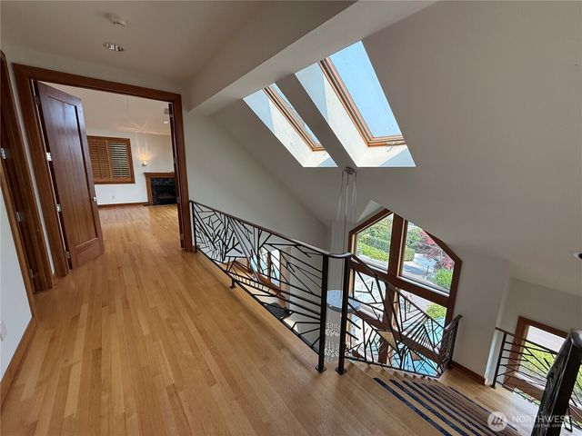7275 N Mercer Way, Mercer Island, WA 98040