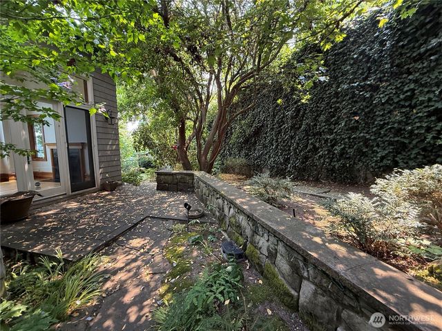 7275 N Mercer Way, Mercer Island, WA 98040