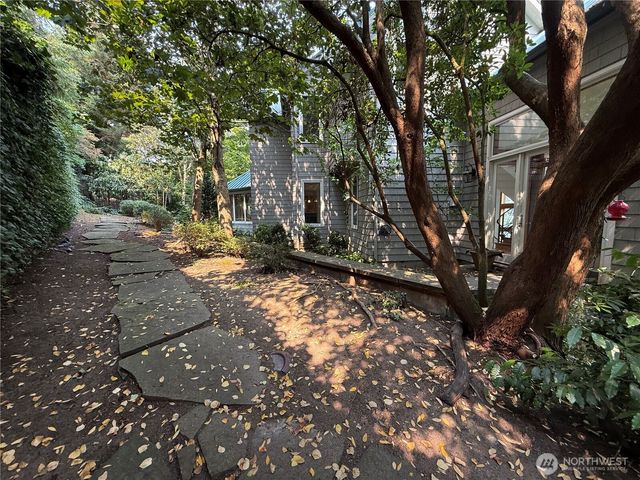 7275 N Mercer Way, Mercer Island, WA 98040