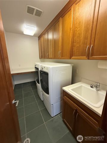 7275 N Mercer Way, Mercer Island, WA 98040
