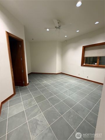 7275 N Mercer Way, Mercer Island, WA 98040
