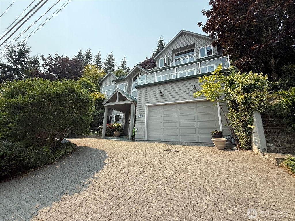 7275 N Mercer Way, Mercer Island, WA 98040
