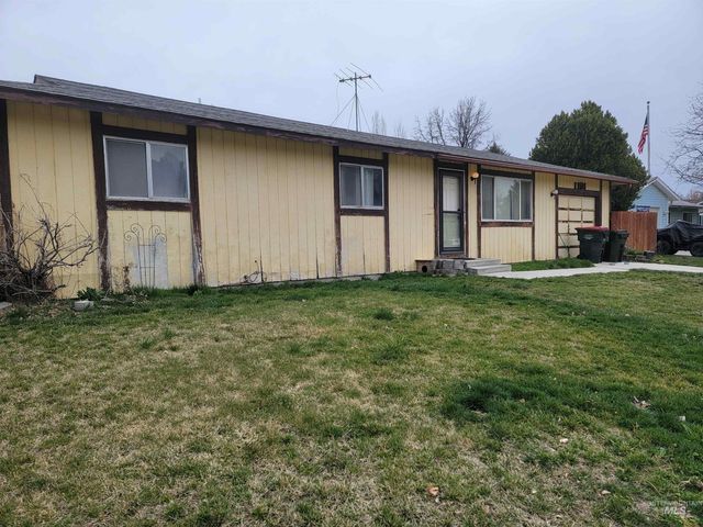 1104 NW 13 Th Ave, Meridian, ID 83642