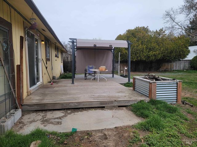 1104 NW 13 Th Ave, Meridian, ID 83642