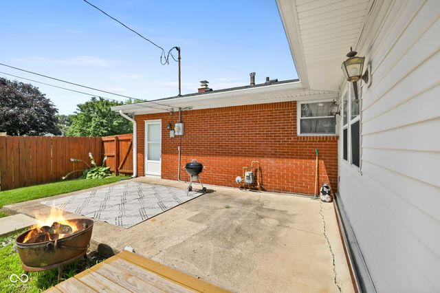 3127 S Fielding Road, New Palestine, IN 46163