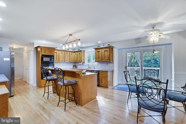 9875 HILLTOP DR, Bangor, PA 18013