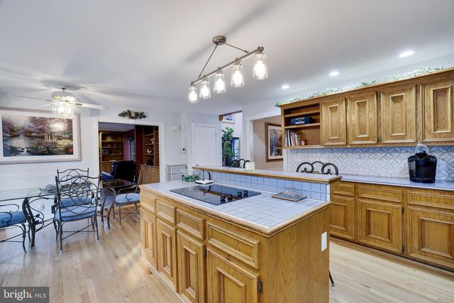 9875 HILLTOP DR, Bangor, PA 18013