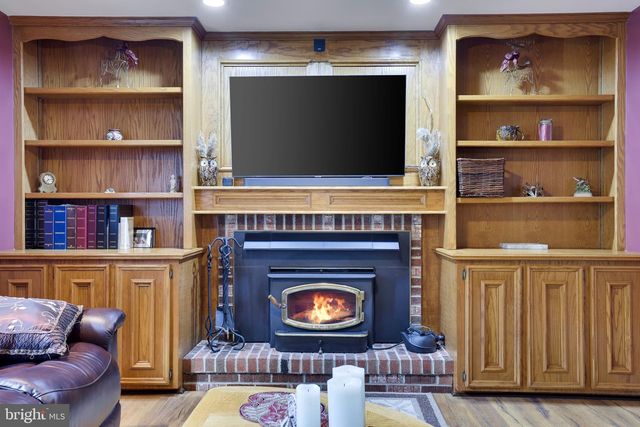 9875 HILLTOP DR, Bangor, PA 18013