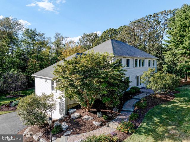 9875 HILLTOP DR, Bangor, PA 18013