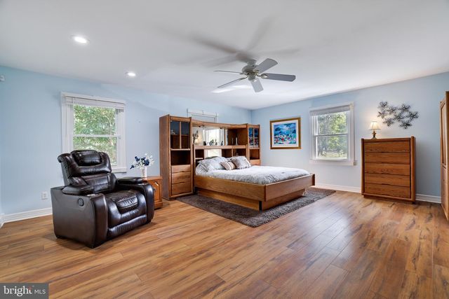 9875 HILLTOP DR, Bangor, PA 18013