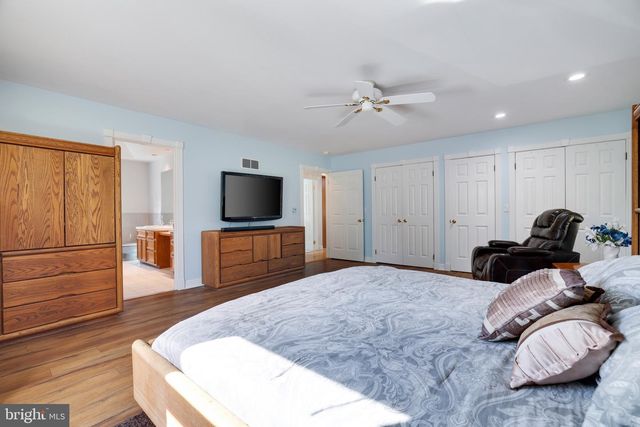 9875 HILLTOP DR, Bangor, PA 18013