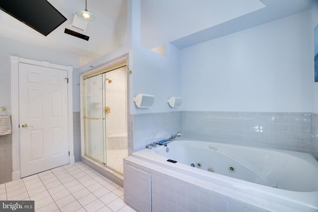 9875 HILLTOP DR, Bangor, PA 18013