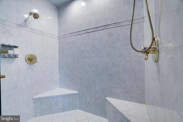 9875 HILLTOP DR, Bangor, PA 18013