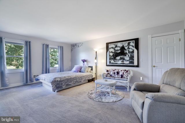 9875 HILLTOP DR, Bangor, PA 18013