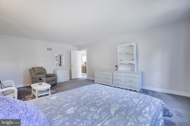 9875 HILLTOP DR, Bangor, PA 18013