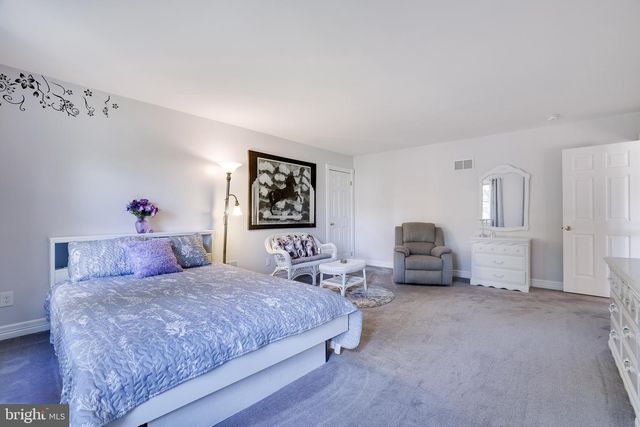 9875 HILLTOP DR, Bangor, PA 18013