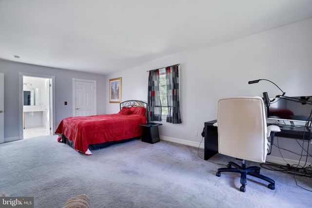 9875 HILLTOP DR, Bangor, PA 18013