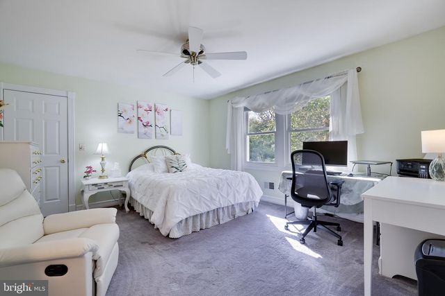 9875 HILLTOP DR, Bangor, PA 18013