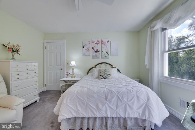 9875 HILLTOP DR, Bangor, PA 18013