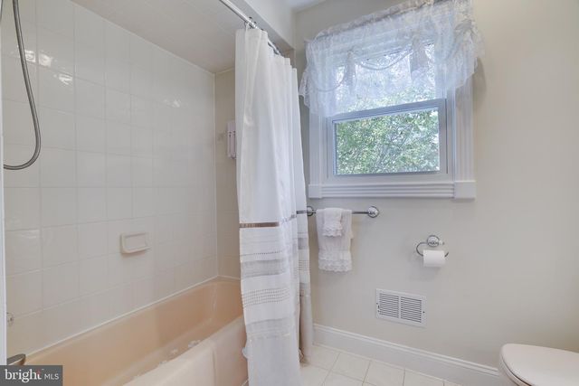 9875 HILLTOP DR, Bangor, PA 18013