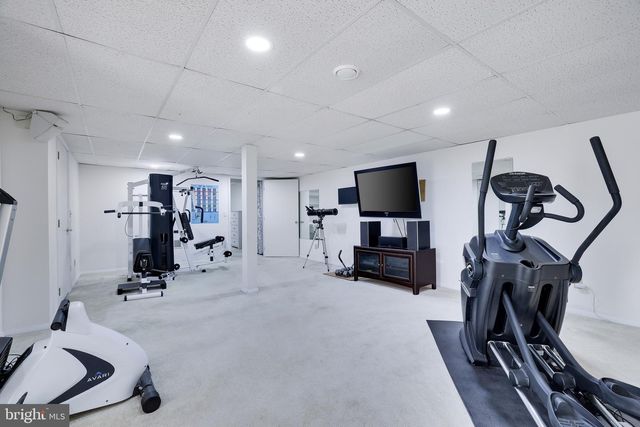 9875 HILLTOP DR, Bangor, PA 18013