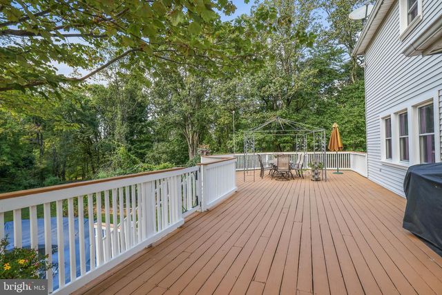 9875 HILLTOP DR, Bangor, PA 18013