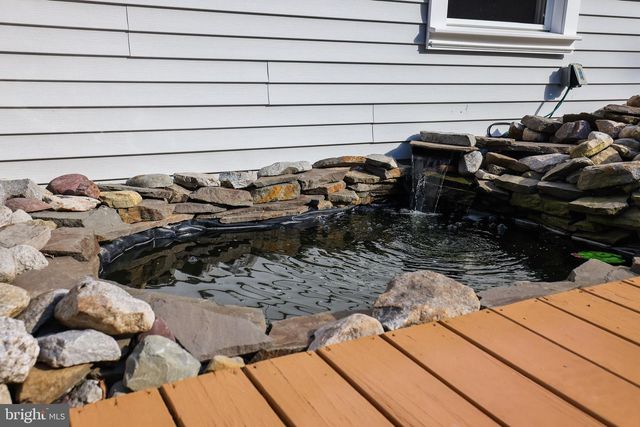 9875 HILLTOP DR, Bangor, PA 18013