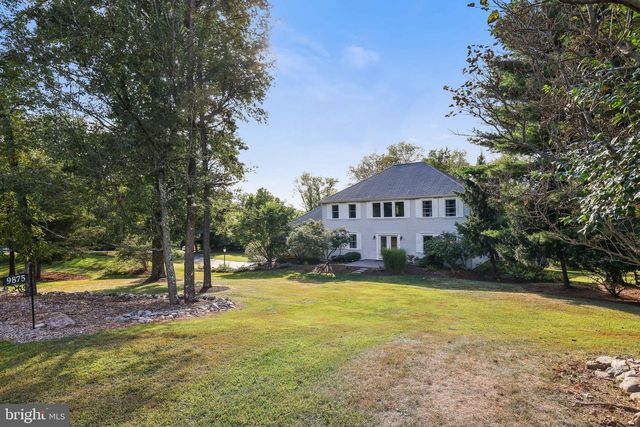 9875 HILLTOP DR, Bangor, PA 18013