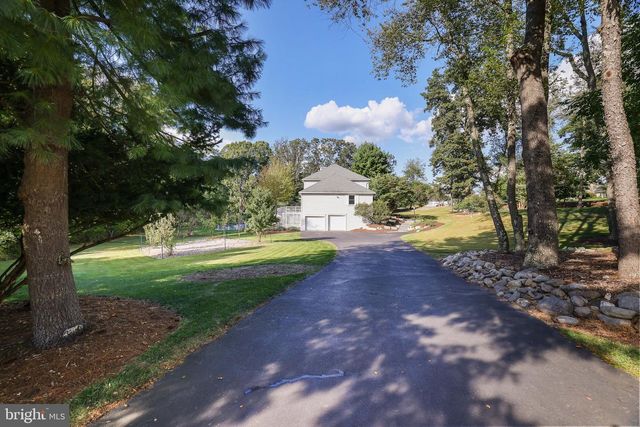 9875 HILLTOP DR, Bangor, PA 18013