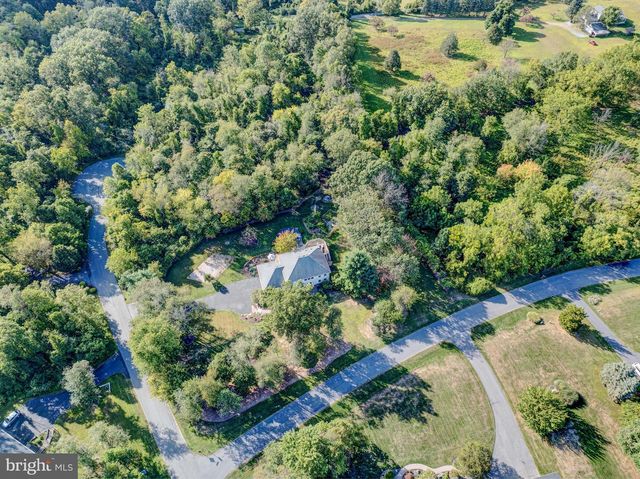 9875 HILLTOP DR, Bangor, PA 18013