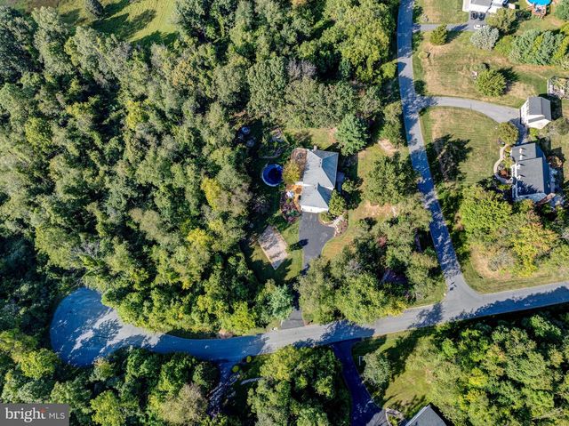 9875 HILLTOP DR, Bangor, PA 18013