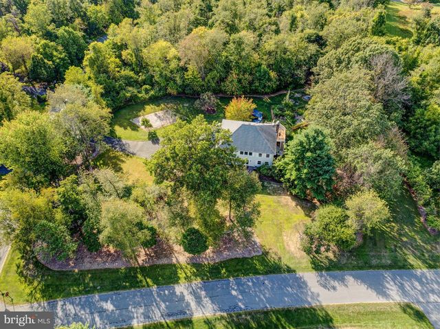 9875 HILLTOP DR, Bangor, PA 18013