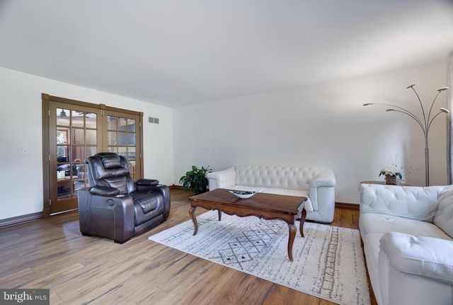 9875 HILLTOP DR, Bangor, PA 18013