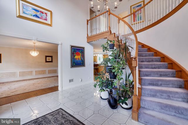 9875 HILLTOP DR, Bangor, PA 18013