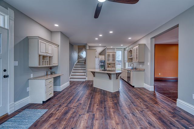 206 W Gibson Street, Haubstadt, IN 47639