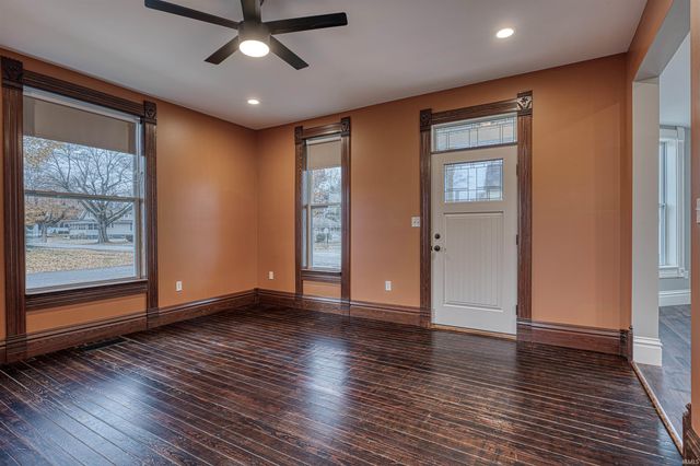 206 W Gibson Street, Haubstadt, IN 47639