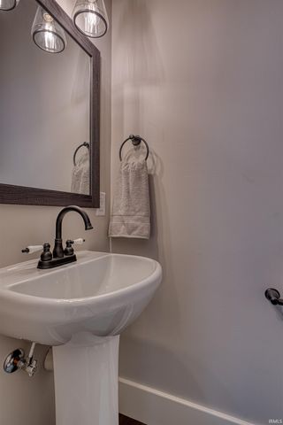 206 W Gibson Street, Haubstadt, IN 47639