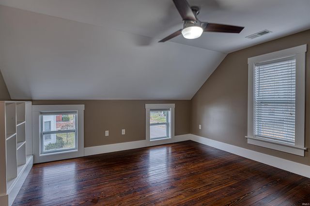 206 W Gibson Street, Haubstadt, IN 47639