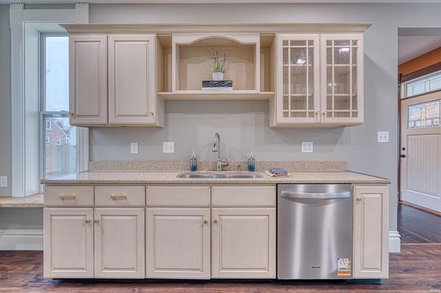 206 W Gibson Street, Haubstadt, IN 47639