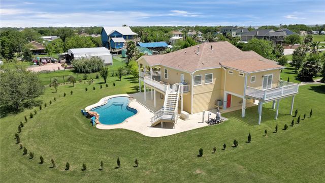 1004 8th Street, Dickinson, TX 77539