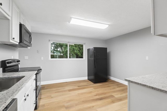 450 Amesbury Drive, Gahanna, OH 43230