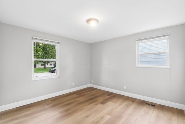 450 Amesbury Drive, Gahanna, OH 43230