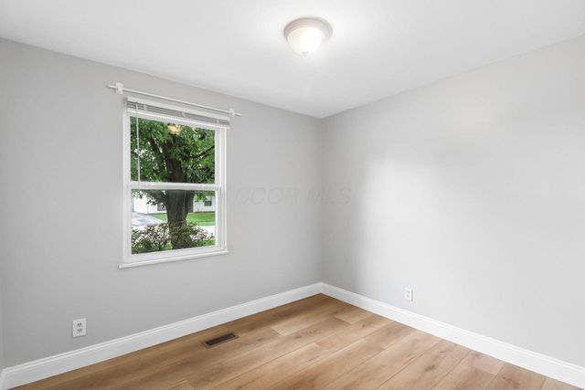 450 Amesbury Drive, Gahanna, OH 43230