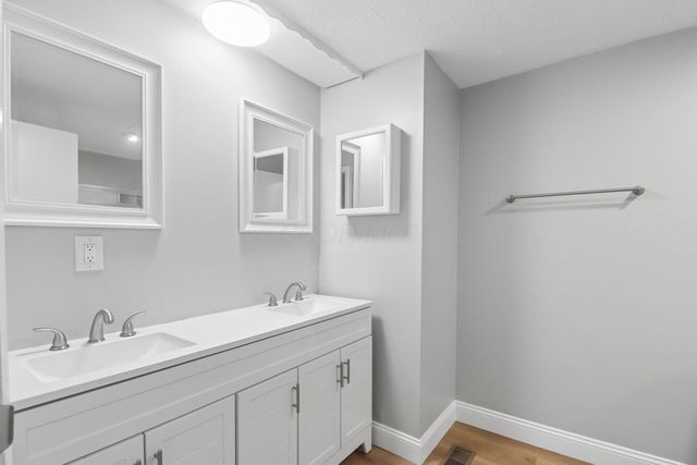 450 Amesbury Drive, Gahanna, OH 43230