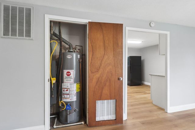 450 Amesbury Drive, Gahanna, OH 43230